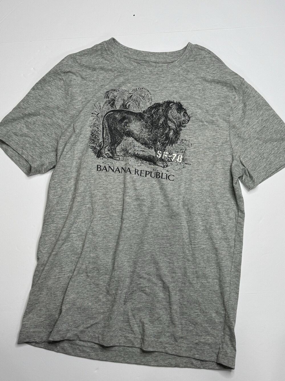 Banana Republic Mens M Gray Lion Safari Wildlife Graphic T Shirt SF-78